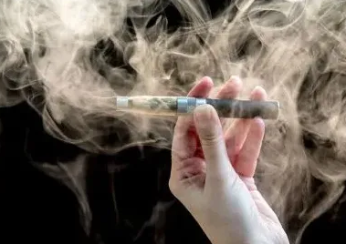 电子烟吐出来的烟雾是什么，电子烟的烟雾对人有害吗
