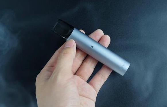 悦刻充电头15W快吗