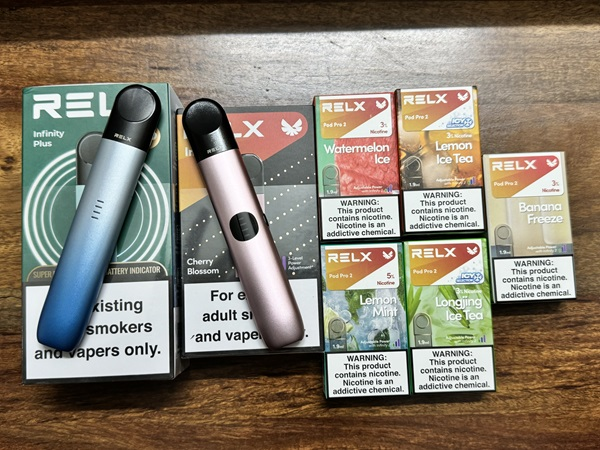 MOTI Magic Flute vs RELX | Comparación definitiva de marcas de cigarrillos electrónicos 2025