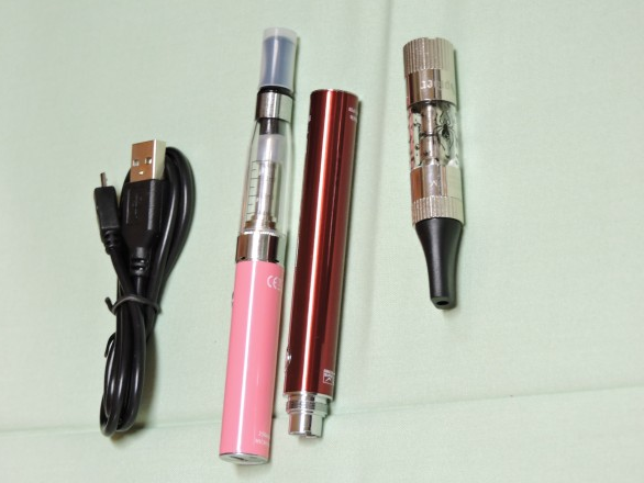 主机充电速度对比丨30分钟快充技术对电池寿命的影响测试